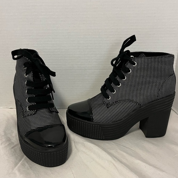 JC Play by Jeffrey Campbell - Picture 2 of 6